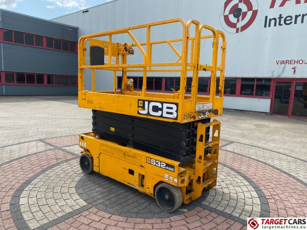 JCB S3246E Electric Scissor Work Lift 1200cm - Lift u obliku makaza: slika 4 JCB S3246E Electric Scissor Work Lift 1200cm - Lift u obliku makaza: slika 4