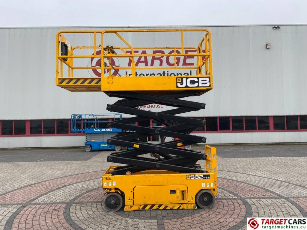 JCB S3246E Electric Scissor Work Lift 1200cm - Lift u obliku makaza: slika 5 JCB S3246E Electric Scissor Work Lift 1200cm - Lift u obliku makaza: slika 5