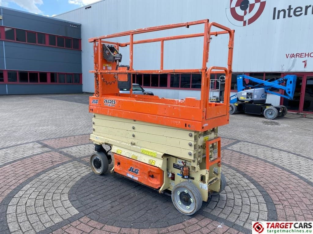 JLG 2632ES Electric Scissor Work Lift 977cm - Lift u obliku makaza: slika 4 JLG 2632ES Electric Scissor Work Lift 977cm - Lift u obliku makaza: slika 4