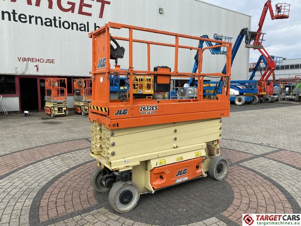JLG 2632ES Electric Scissor Work Lift 977cm - Lift u obliku makaza: slika 1 JLG 2632ES Electric Scissor Work Lift 977cm - Lift u obliku makaza: slika 1