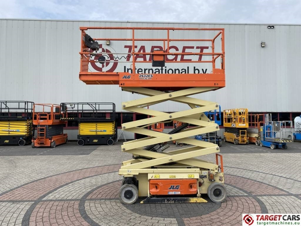 JLG 2632ES Electric Scissor Work Lift 977cm - Lift u obliku makaza: slika 5 JLG 2632ES Electric Scissor Work Lift 977cm - Lift u obliku makaza: slika 5