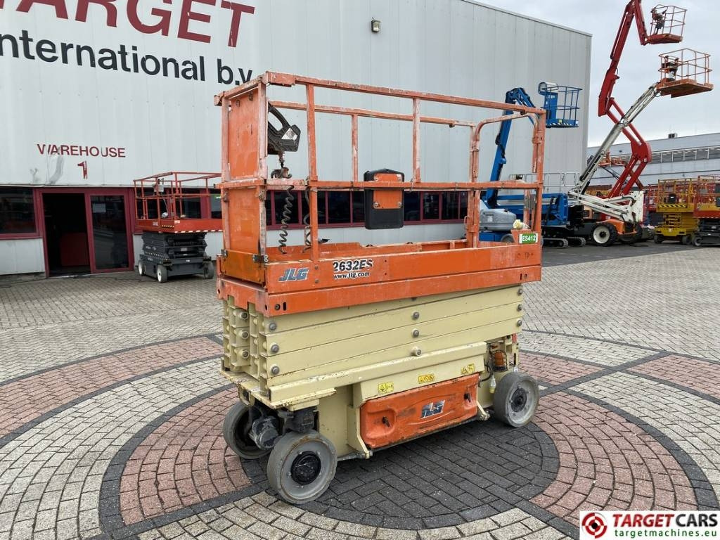 JLG 2632ES Electric Scissor Work Lift 977cm  - Lift u obliku makaza: slika 1 JLG 2632ES Electric Scissor Work Lift 977cm  - Lift u obliku makaza: slika 1