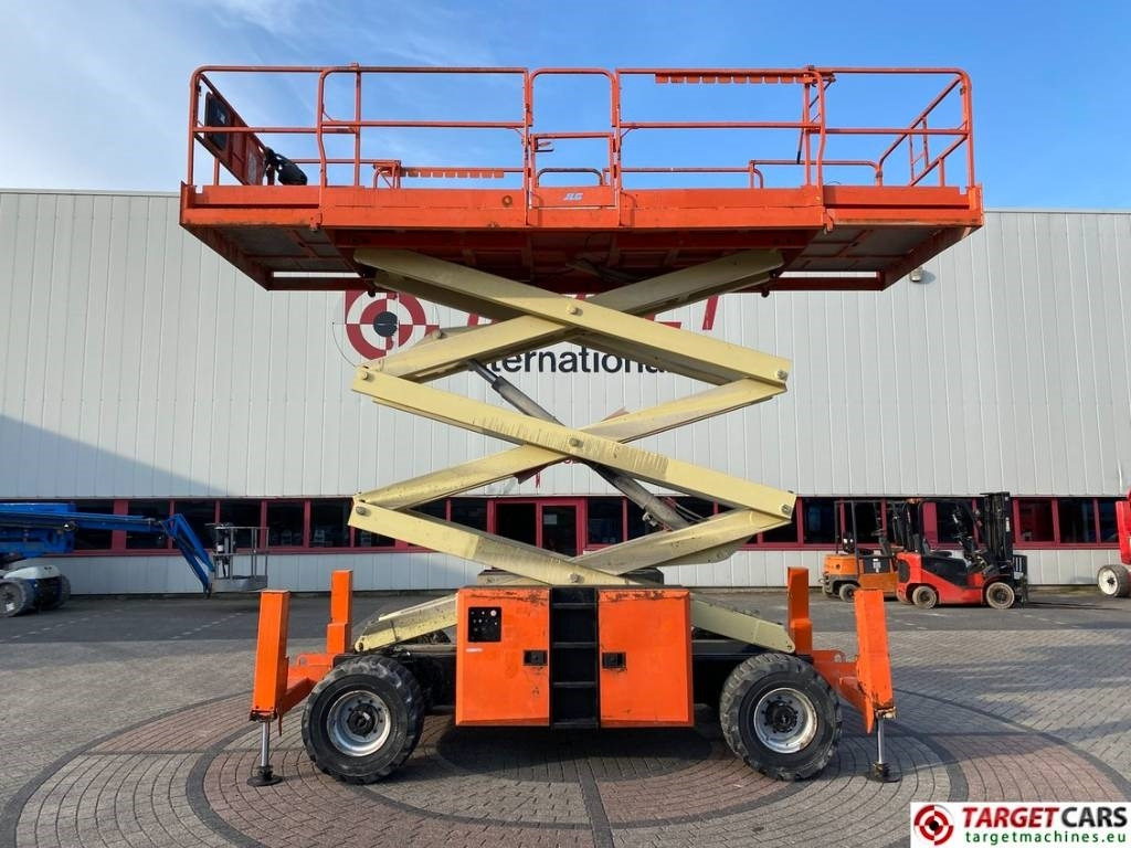 JLG 330LRT Diesel 4x4 Scissor Work Lift 1200cm - Lift u obliku makaza: slika 5 JLG 330LRT Diesel 4x4 Scissor Work Lift 1200cm - Lift u obliku makaza: slika 5