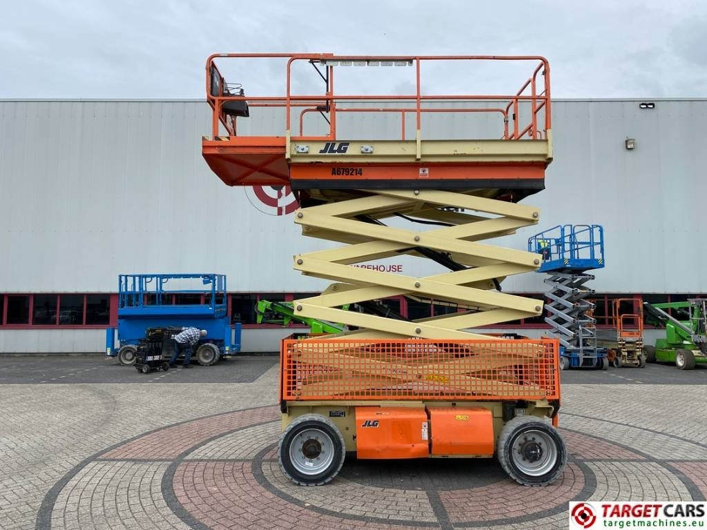 JLG 4069LE Electric Scissor Work Lift 1419cm - Lift u obliku makaza: slika 5 JLG 4069LE Electric Scissor Work Lift 1419cm - Lift u obliku makaza: slika 5