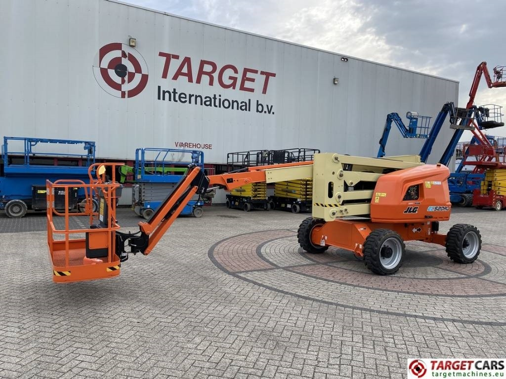 JLG EC520AJ Electric Articulated Boom Work Lift 1800cm - Zglobna platforma: slika 1 JLG EC520AJ Electric Articulated Boom Work Lift 1800cm - Zglobna platforma: slika 1