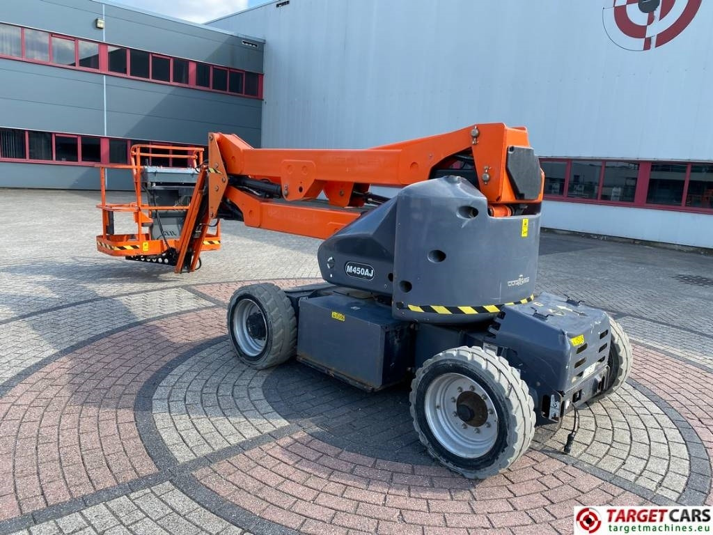 JLG M450AJ HyBrid Articulated Boom Work Lift 1572cm - Zglobna platforma: slika 4 JLG M450AJ HyBrid Articulated Boom Work Lift 1572cm - Zglobna platforma: slika 4