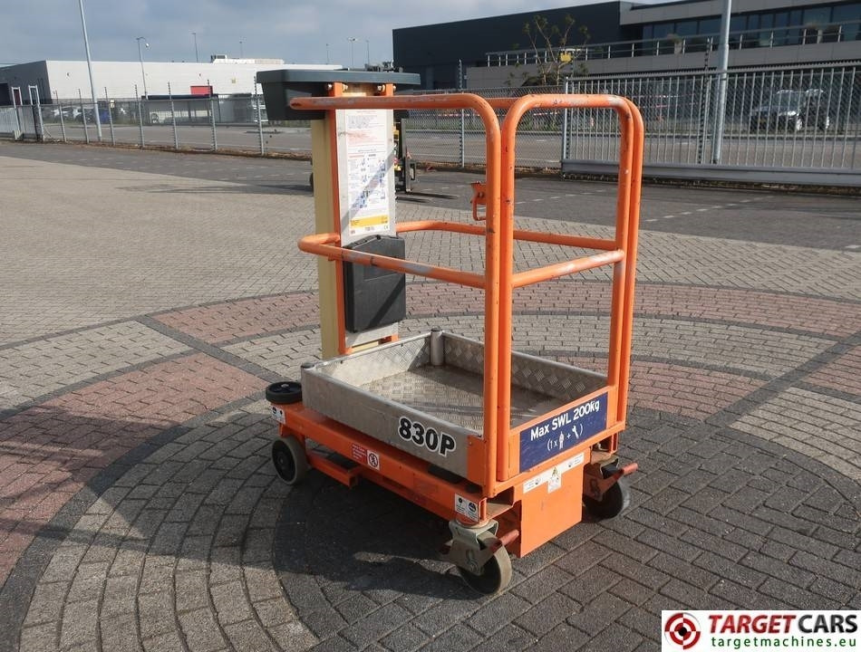 JLG Power Tower Nano 830P Vertical Lift 450cm - Vazdušna platforma: slika 2 JLG Power Tower Nano 830P Vertical Lift 450cm - Vazdušna platforma: slika 2