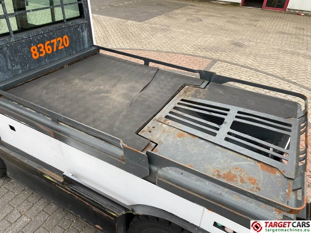 Komunalni traktor Linde P250 Tow Tug Truck Tractor Electric 80V Max 25T: slika 5