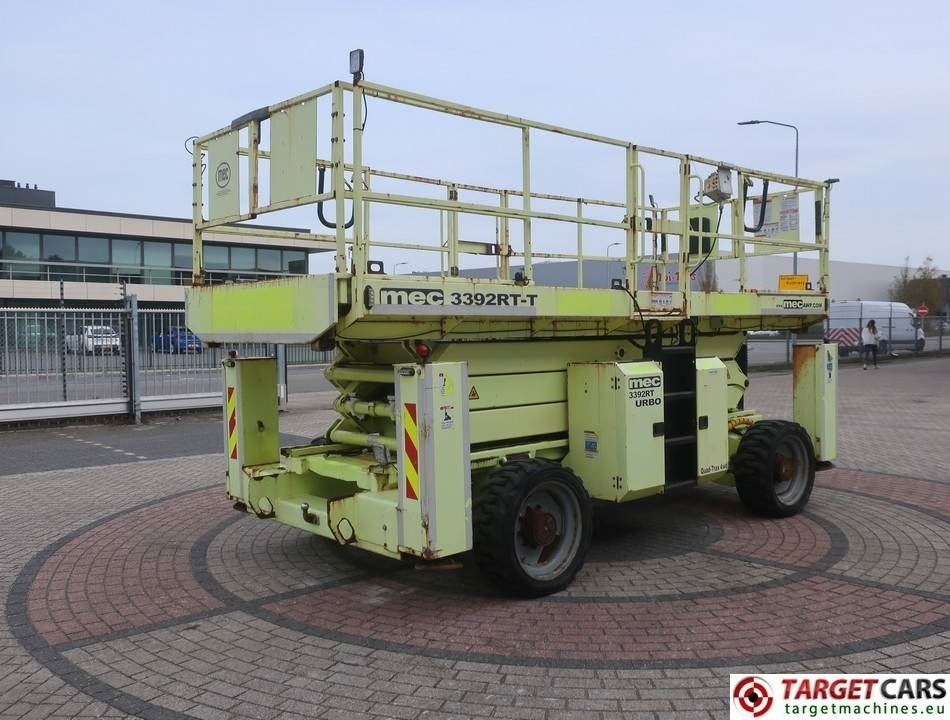 MEC 3392RT-T Diesel 4x4 Scissor Work LIft 1200cm - Lift u obliku makaza: slika 3 MEC 3392RT-T Diesel 4x4 Scissor Work LIft 1200cm - Lift u obliku makaza: slika 3