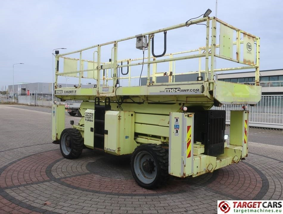 MEC 3392RT-T Diesel 4x4 Scissor Work Lift 1200cm - Lift u obliku makaza: slika 2 MEC 3392RT-T Diesel 4x4 Scissor Work Lift 1200cm - Lift u obliku makaza: slika 2