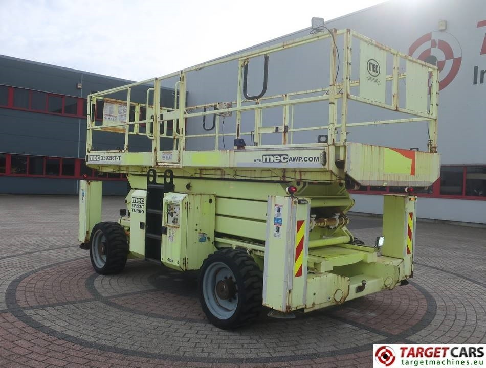 MEC 3392RT-T Diesel 4x4 Scissor Work Lift 1200cm - Lift u obliku makaza: slika 4 MEC 3392RT-T Diesel 4x4 Scissor Work Lift 1200cm - Lift u obliku makaza: slika 4