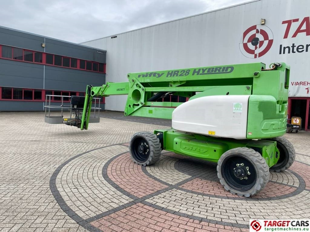 Niftylift HR28 HyBrid Articulated 4x4 Boom Work Lift 2800cm - Zglobna platforma: slika 4 Niftylift HR28 HyBrid Articulated 4x4 Boom Work Lift 2800cm - Zglobna platforma: slika 4