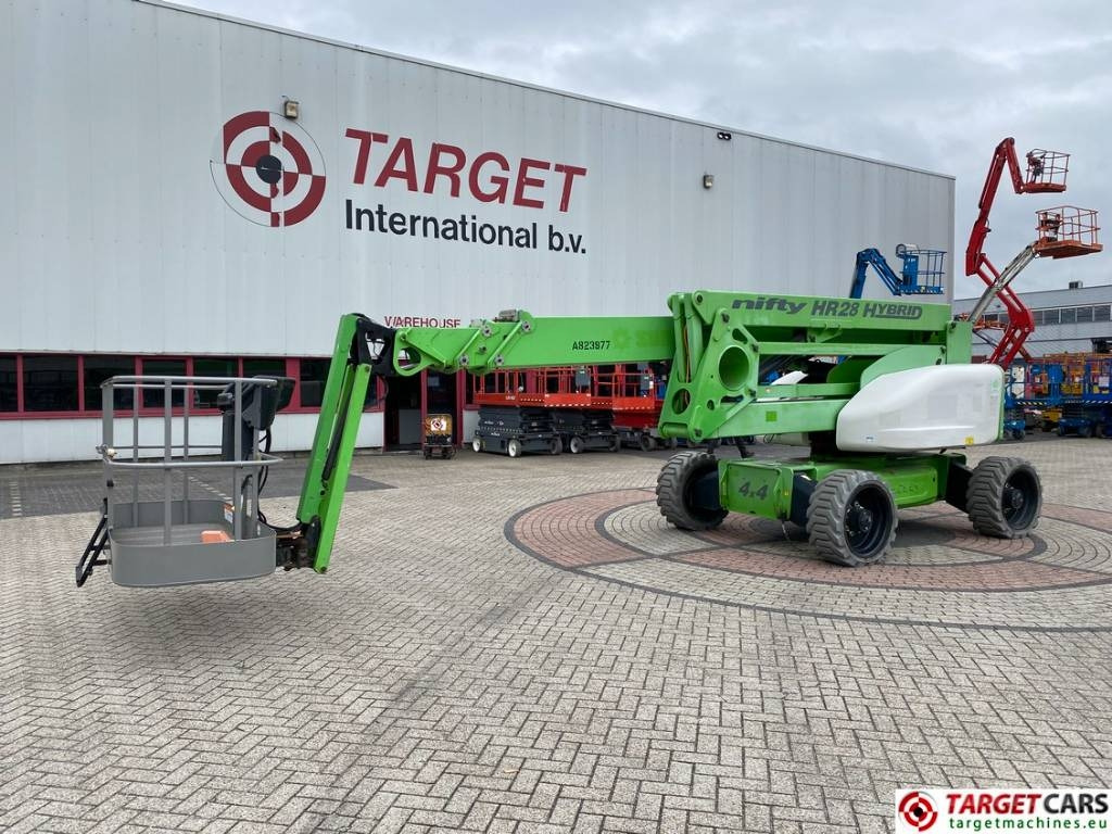 Niftylift HR28 HyBrid Articulated 4x4 Boom Work Lift 2800cm - Zglobna platforma: slika 1 Niftylift HR28 HyBrid Articulated 4x4 Boom Work Lift 2800cm - Zglobna platforma: slika 1