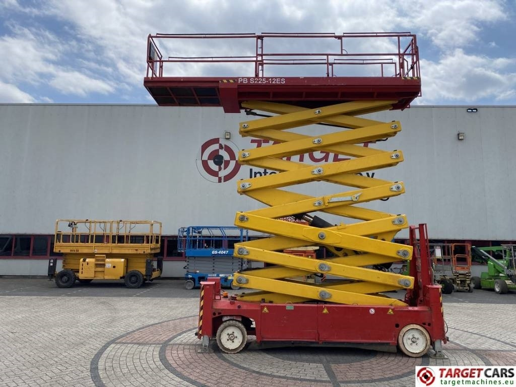 PB-Lift S225-12ES Electric Scissor Work Lift 2250cm - Lift u obliku makaza: slika 5 PB-Lift S225-12ES Electric Scissor Work Lift 2250cm - Lift u obliku makaza: slika 5