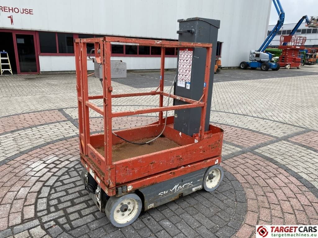 SkyJack SJ16 Electric Vertical Mast Work Lift 675cm - Vazdušna platforma: slika 1 SkyJack SJ16 Electric Vertical Mast Work Lift 675cm - Vazdušna platforma: slika 1