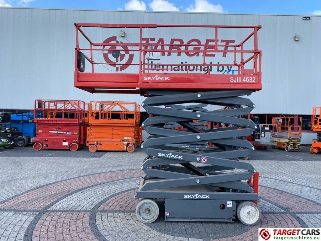 SkyJack SJ4632 Electric 4632 Scissor Work Lift 1170cm - Lift u obliku makaza: slika 5 SkyJack SJ4632 Electric 4632 Scissor Work Lift 1170cm - Lift u obliku makaza: slika 5