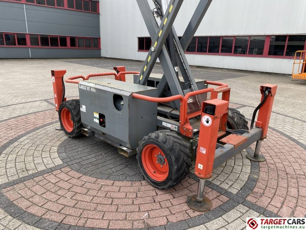 Lift u obliku makaza SkyJack SJ6832RT Diesel Scissor Work Lift 1180cm: slika 17