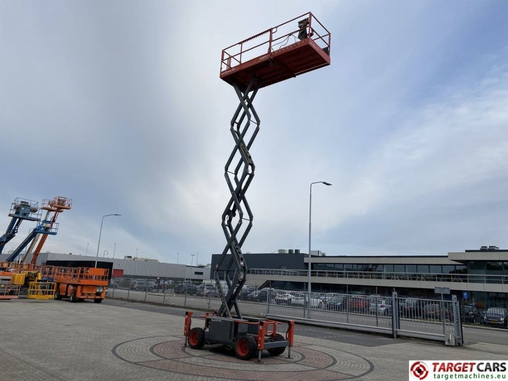 Lift u obliku makaza SkyJack SJ6832RT Diesel Scissor Work Lift 1180cm: slika 7
