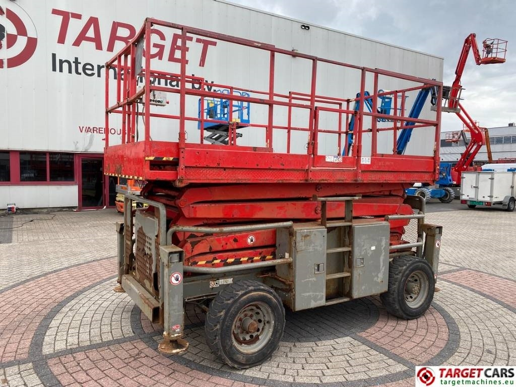 SkyJack SJ8841RT Diesel 4x4 Scissor Work Lift 1430cm - Lift u obliku makaza: slika 1 SkyJack SJ8841RT Diesel 4x4 Scissor Work Lift 1430cm - Lift u obliku makaza: slika 1