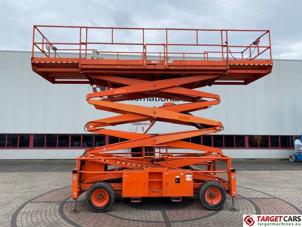 SkyJack SJ9250 RT Diesel 4x4 Scissor Work Lift 1720cm - Lift u obliku makaza: slika 5 SkyJack SJ9250 RT Diesel 4x4 Scissor Work Lift 1720cm - Lift u obliku makaza: slika 5