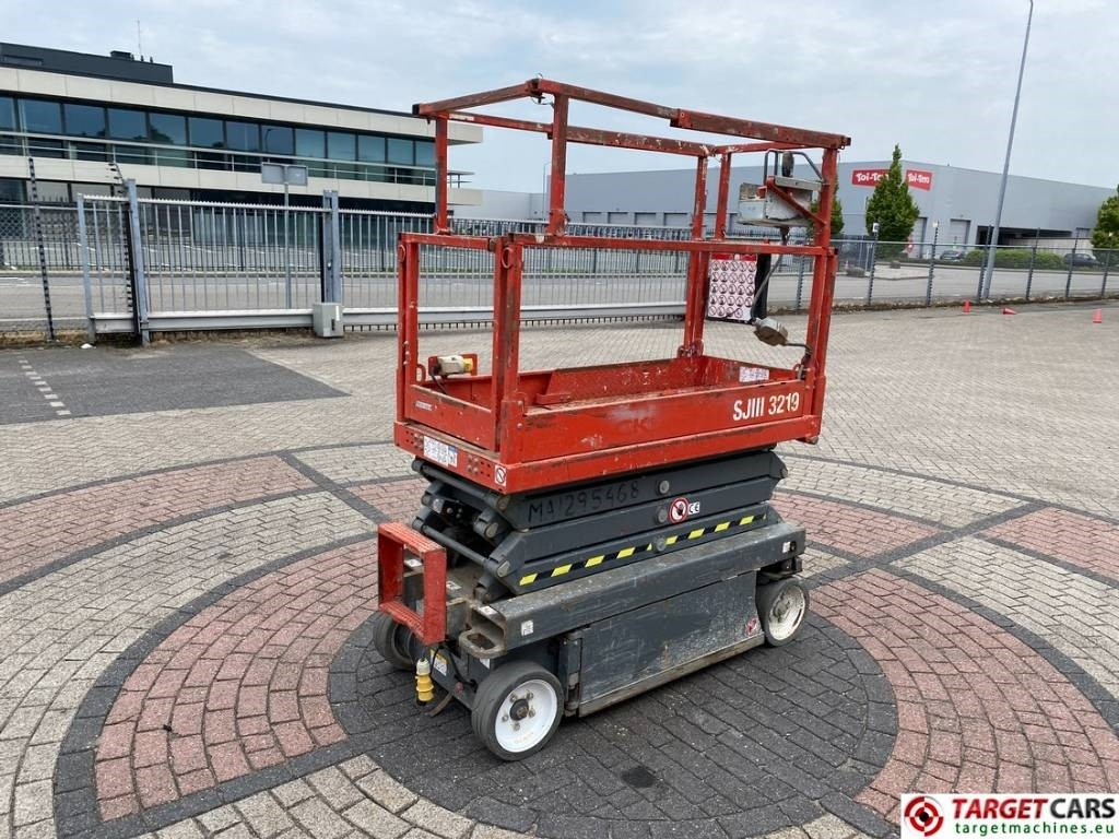 SkyJack SJIII-3219 Electric 3219 Scissor Work Lift 780cm - Lift u obliku makaza: slika 3 SkyJack SJIII-3219 Electric 3219 Scissor Work Lift 780cm - Lift u obliku makaza: slika 3