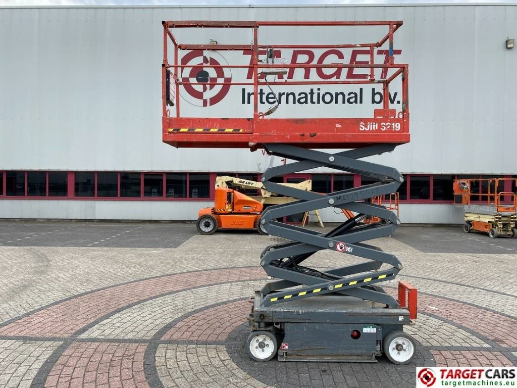 SkyJack SJIII-3219 Electric 3219 Scissor Work Lift 780cm - Lift u obliku makaza: slika 5 SkyJack SJIII-3219 Electric 3219 Scissor Work Lift 780cm - Lift u obliku makaza: slika 5