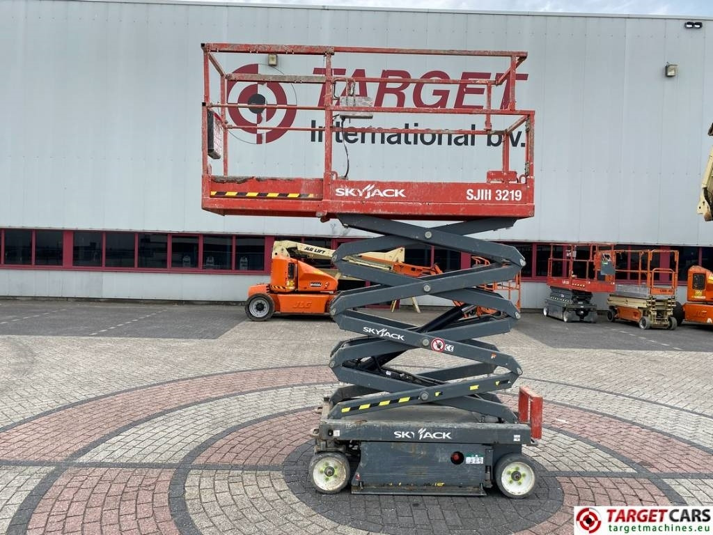 SkyJack SJIII-3219 Electric Scissor Work Lift 780cm - Lift u obliku makaza: slika 5 SkyJack SJIII-3219 Electric Scissor Work Lift 780cm - Lift u obliku makaza: slika 5