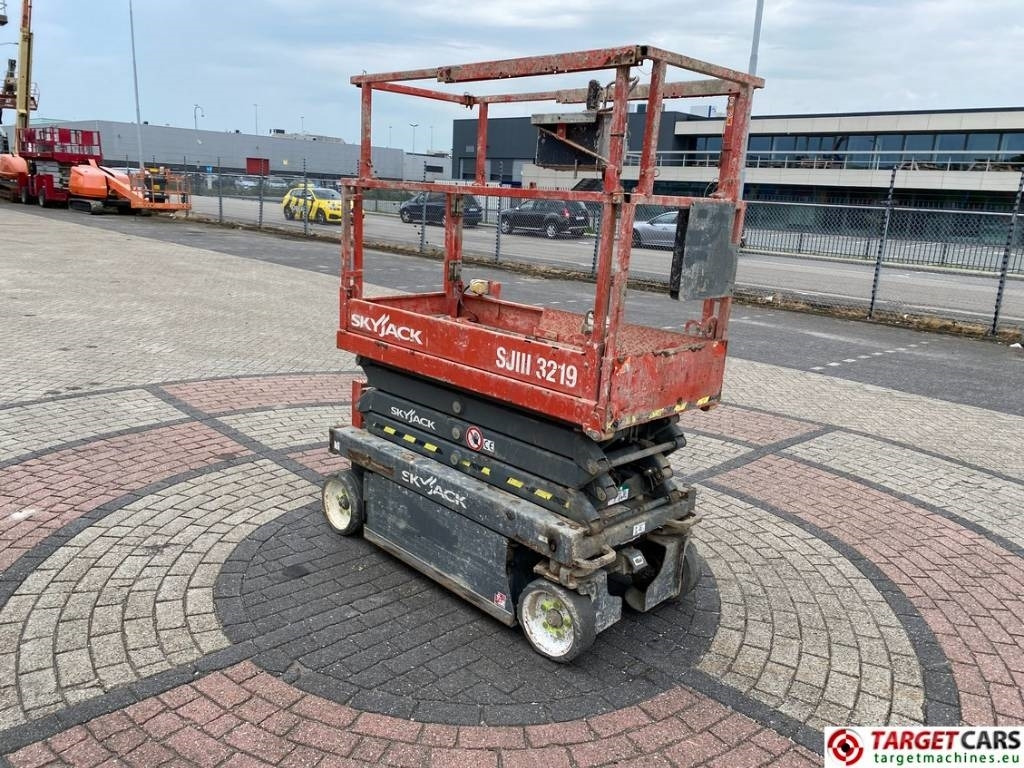 SkyJack SJIII-3219 Electric Scissor Work Lift 780cm - Lift u obliku makaza: slika 2 SkyJack SJIII-3219 Electric Scissor Work Lift 780cm - Lift u obliku makaza: slika 2