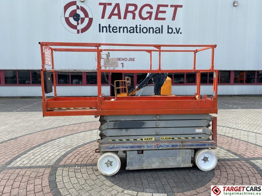SkyJack SJIII-3226 Electric 3226 Scissor Work Lift 990cm - Lift u obliku makaza: slika 5 SkyJack SJIII-3226 Electric 3226 Scissor Work Lift 990cm - Lift u obliku makaza: slika 5