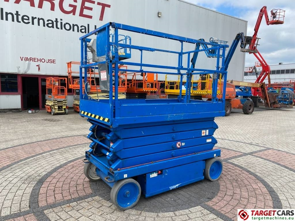 SkyJack SJIII-4632 Electric 4632 Scissor Work Lift 1170cm - Lift u obliku makaza: slika 1 SkyJack SJIII-4632 Electric 4632 Scissor Work Lift 1170cm - Lift u obliku makaza: slika 1