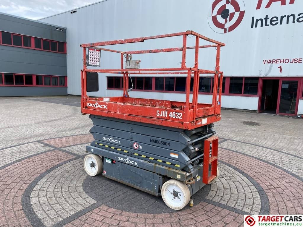 SkyJack SJIII-4632 Electric 4632 Scissor Work Lift 1170cm - Lift u obliku makaza: slika 4 SkyJack SJIII-4632 Electric 4632 Scissor Work Lift 1170cm - Lift u obliku makaza: slika 4