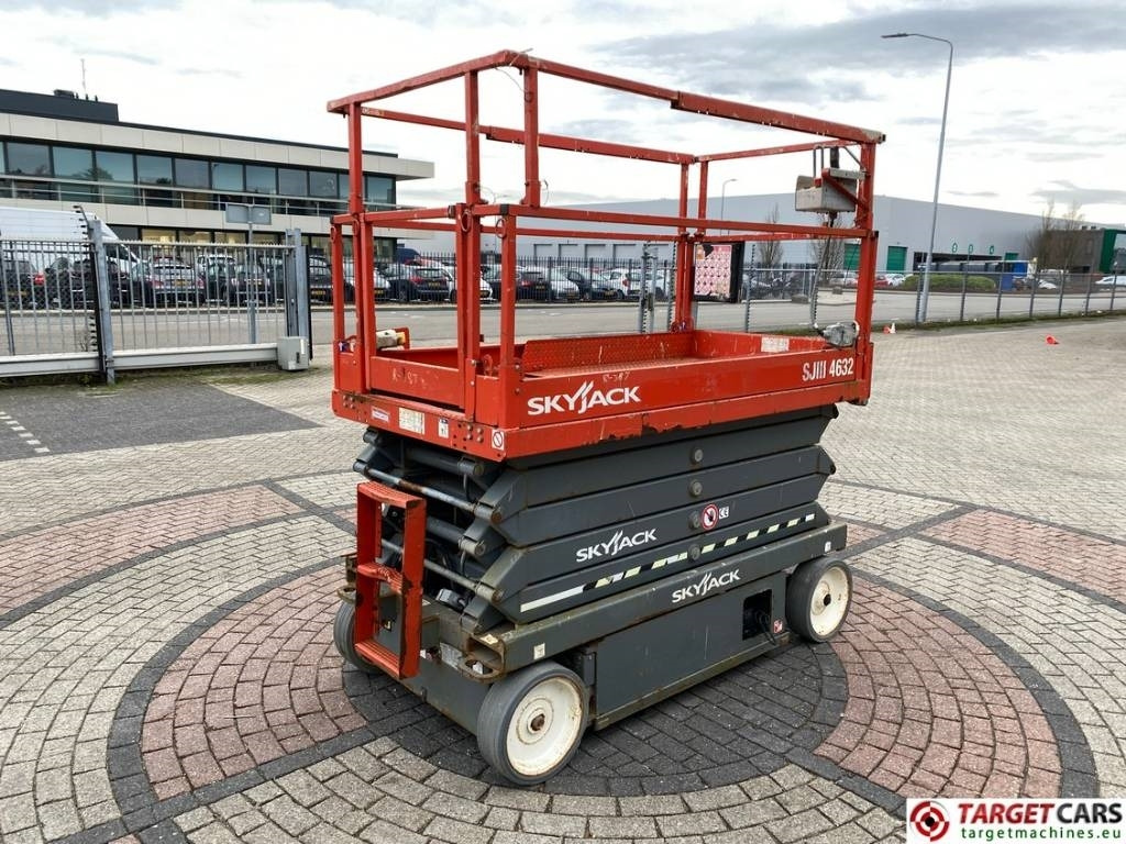 SkyJack SJIII-4632 Electric Scissor SJ4632 WorkLift 1170cm - Lift u obliku makaza: slika 3 SkyJack SJIII-4632 Electric Scissor SJ4632 WorkLift 1170cm - Lift u obliku makaza: slika 3