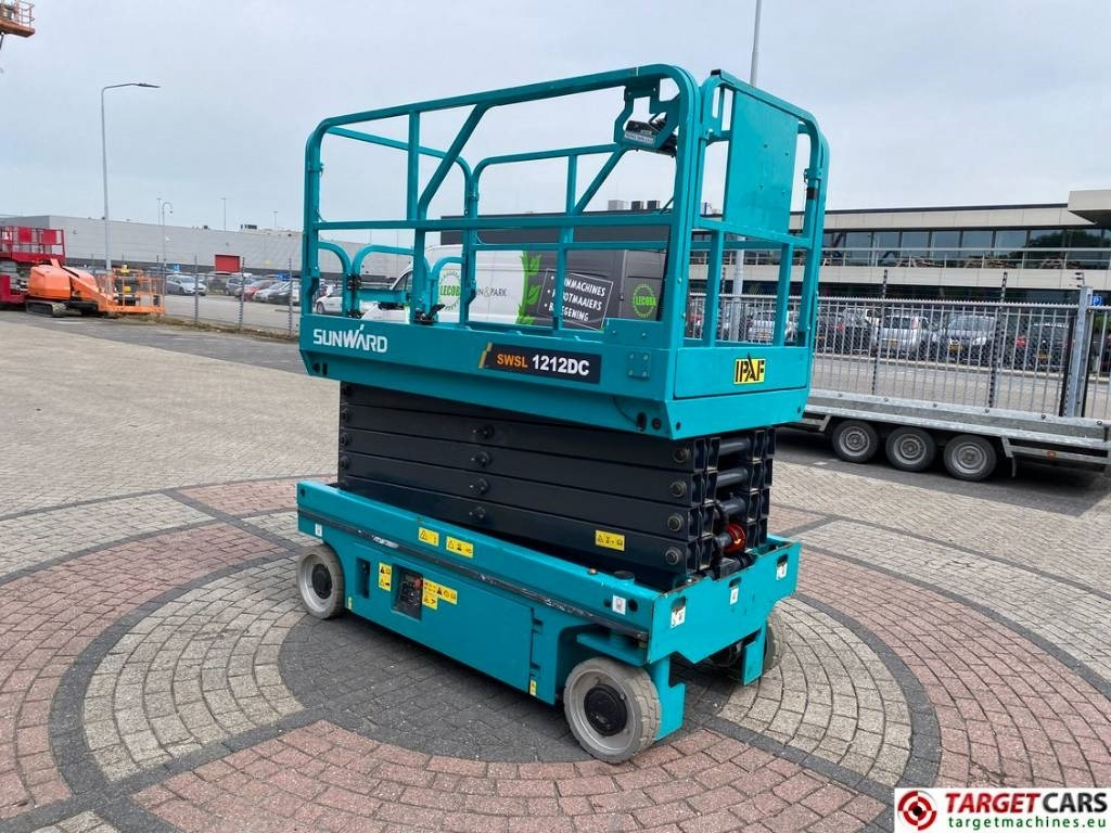 Sunward SWSL1212DC Electric Scissor Work LIft 1200cm - Lift u obliku makaza: slika 2 Sunward SWSL1212DC Electric Scissor Work LIft 1200cm - Lift u obliku makaza: slika 2