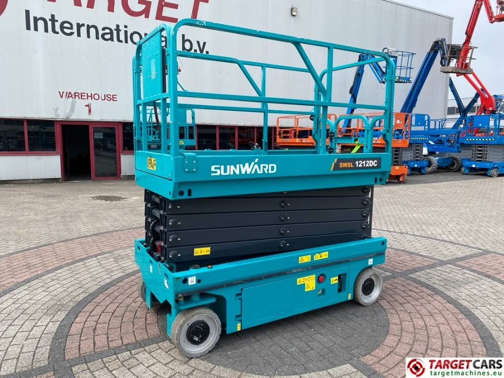 Sunward SWSL1212DC Electric Scissor Work Lift 1200cm - Lift u obliku makaza: slika 1 Sunward SWSL1212DC Electric Scissor Work Lift 1200cm - Lift u obliku makaza: slika 1