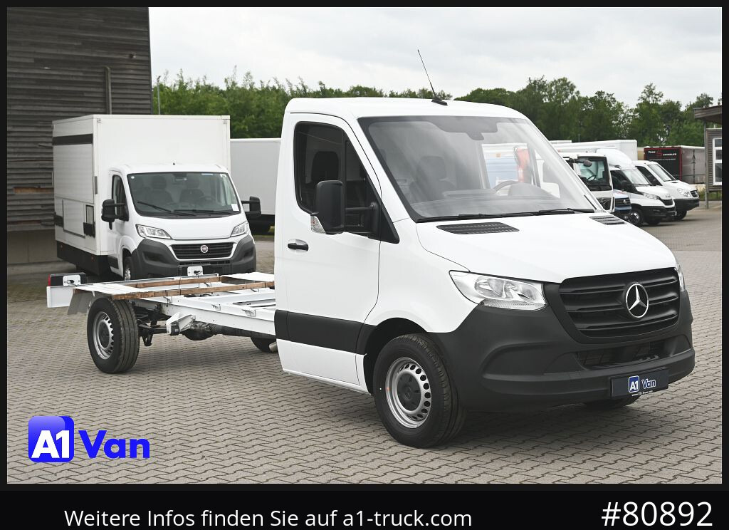 MERCEDES-BENZ Sprinter 317 CDI Fahrgestell, NEU, Klima, Tempomat - Kamion sa golom šasijom i zatvorenom kabinom: slika 1 MERCEDES-BENZ Sprinter 317 CDI Fahrgestell, NEU, Klima, Tempomat - Kamion sa golom šasijom i zatvorenom kabinom: slika 1