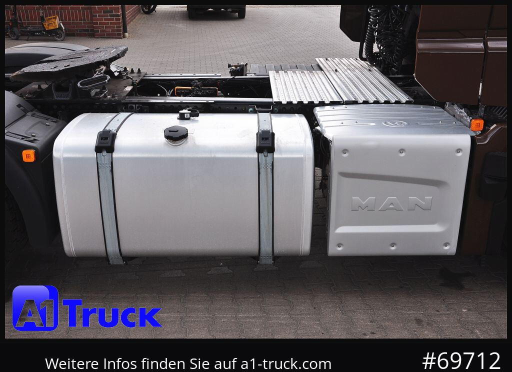 Tegljač MAN TGX 18,480 BLS Intarder Standkima, Soundsystem: slika 15