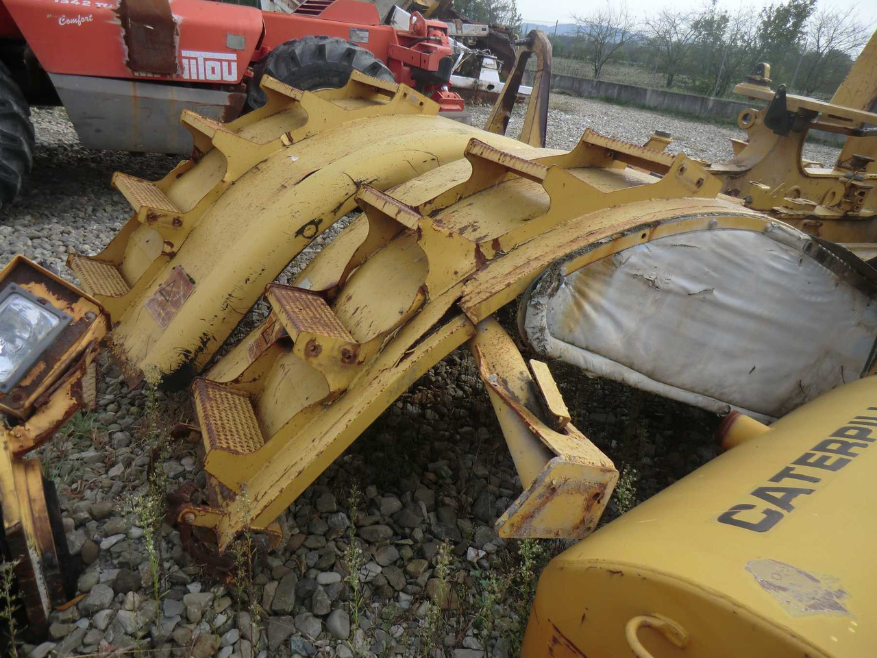Caterpillar 735 Parafango anteriore destro e sinistro. - Blatobran za Građevinska mašina: slika 5 Caterpillar 735 Parafango anteriore destro e sinistro. - Blatobran za Građevinska mašina: slika 5