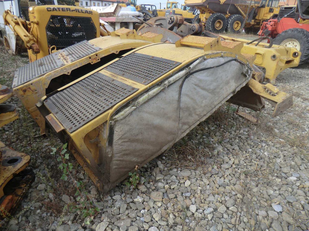 Caterpillar 735 Parafango anteriore destro e sinistro. - Blatobran za Građevinska mašina: slika 3 Caterpillar 735 Parafango anteriore destro e sinistro. - Blatobran za Građevinska mašina: slika 3