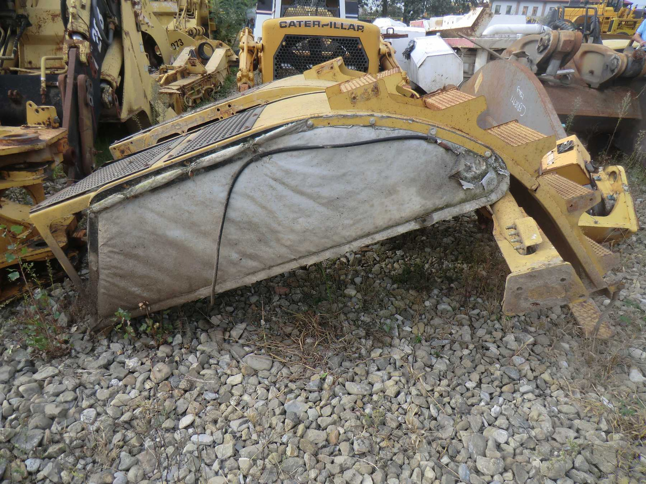Caterpillar 735 Parafango anteriore destro e sinistro. - Blatobran za Građevinska mašina: slika 4 Caterpillar 735 Parafango anteriore destro e sinistro. - Blatobran za Građevinska mašina: slika 4