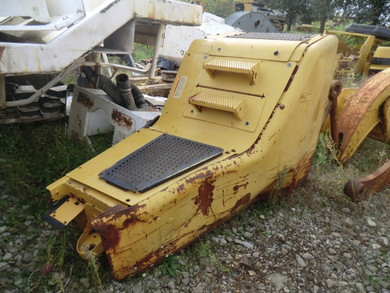 Caterpillar 735 Serbatotio olio idraulico, completo di porta batterie, quadro elettrico. - Hidraulični rezervoar za Građevinska mašina: slika 3 Caterpillar 735 Serbatotio olio idraulico, completo di porta batterie, quadro elettrico. - Hidraulični rezervoar za Građevinska mašina: slika 3