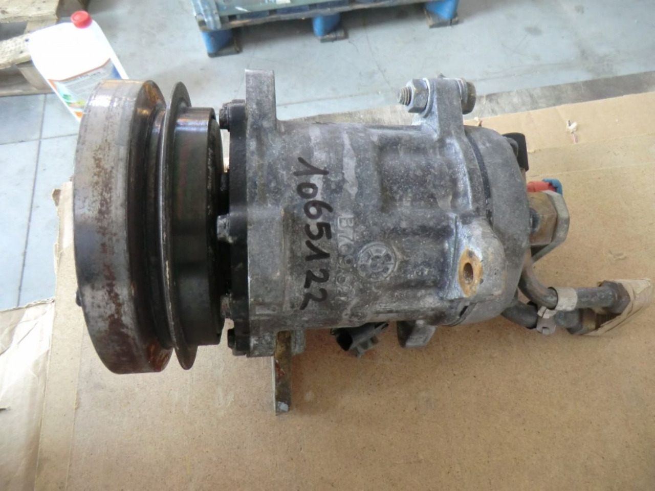 Caterpillar 928G COMPRESSORE ARIA CONDIZIONATA - Kompresor klima uređaja za Građevinska mašina: slika 2 Caterpillar 928G COMPRESSORE ARIA CONDIZIONATA - Kompresor klima uređaja za Građevinska mašina: slika 2