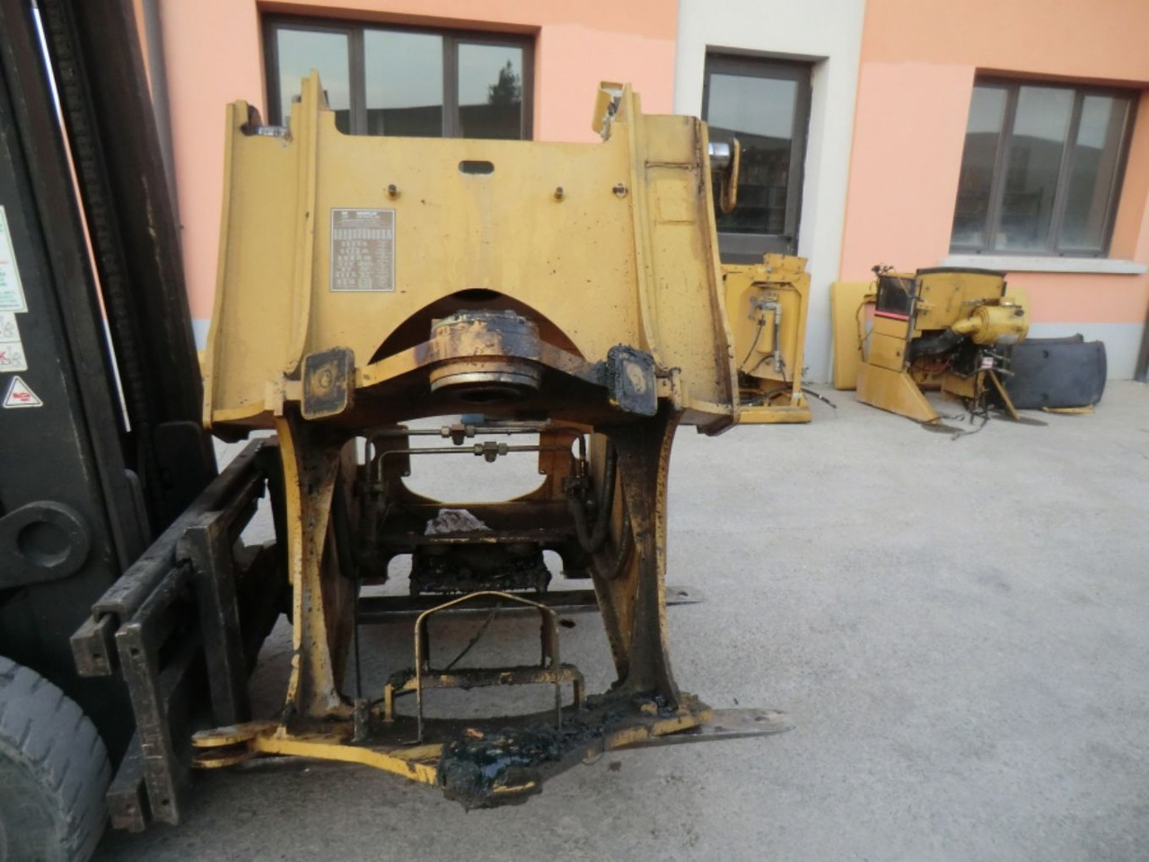 Caterpillar 928G TELAIO ANTERIORE - Ram/ Šasija za Građevinska mašina: slika 2 Caterpillar 928G TELAIO ANTERIORE - Ram/ Šasija za Građevinska mašina: slika 2