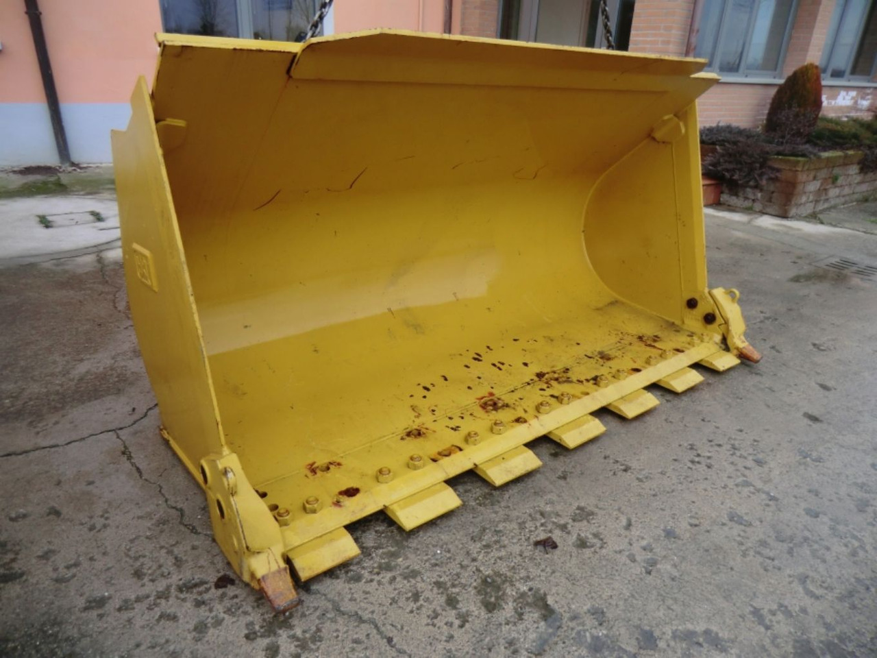 Caterpillar 963D Benna come nuova, completa di segmenti. - Utovarna kašika: slika 1 Caterpillar 963D Benna come nuova, completa di segmenti. - Utovarna kašika: slika 1
