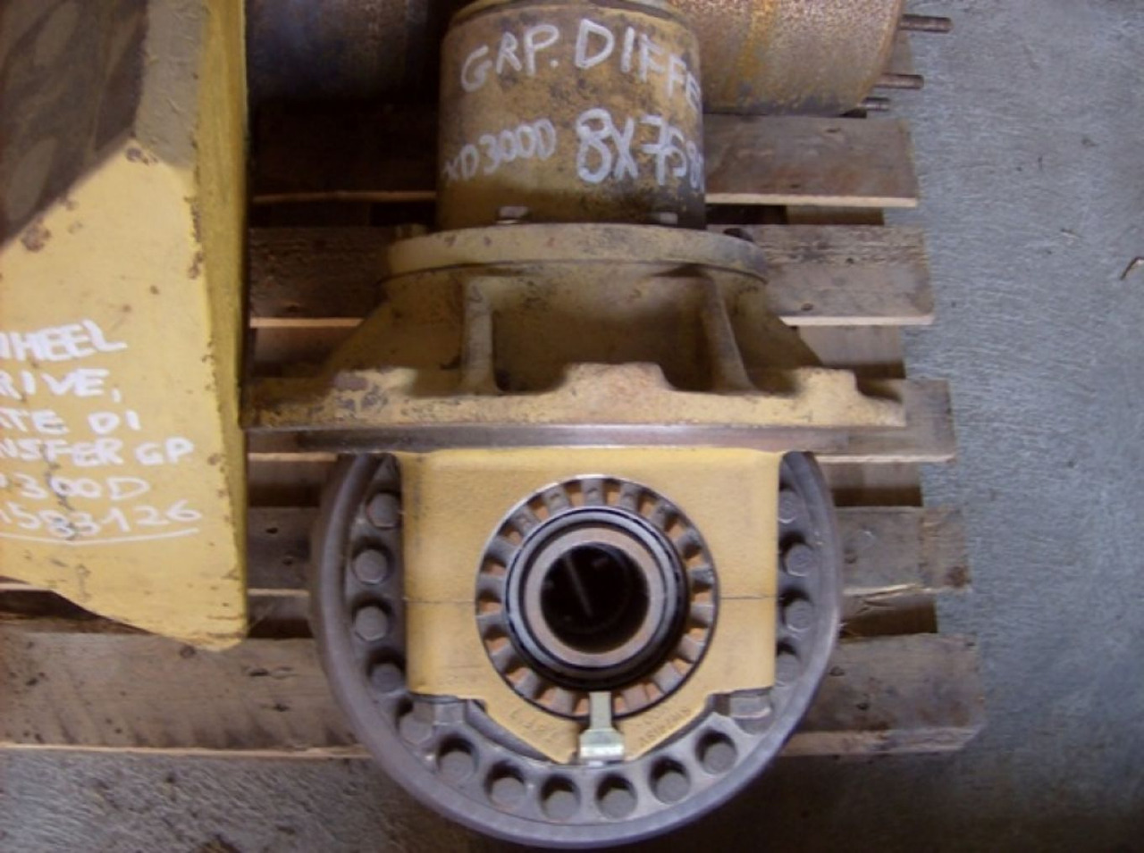 Caterpillar D300D DIFFERENZIALE CON COPPIA CONICA - Diferencijalna brzina za Građevinska mašina: slika 2 Caterpillar D300D DIFFERENZIALE CON COPPIA CONICA - Diferencijalna brzina za Građevinska mašina: slika 2