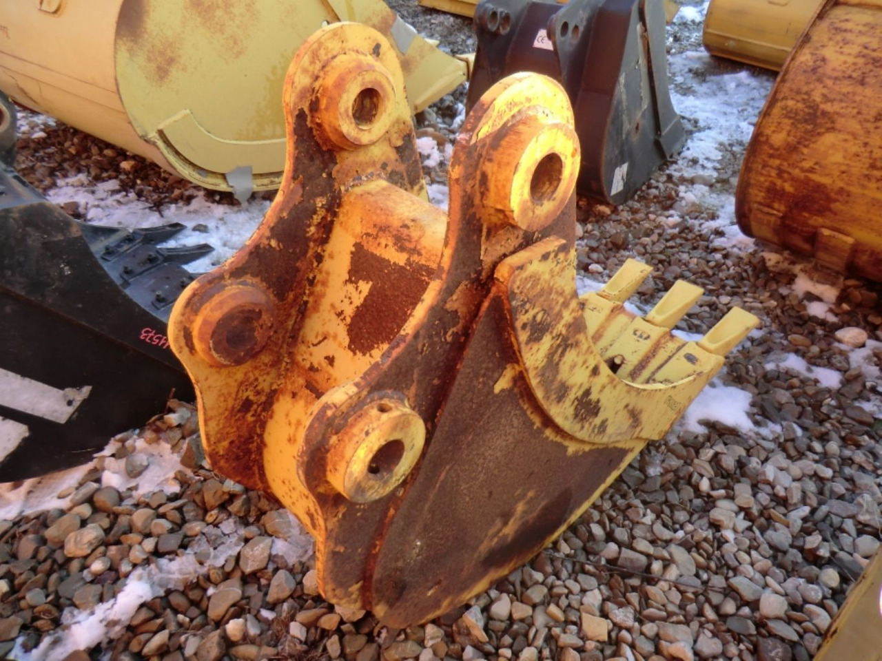 Caterpillar E70 Benna con denti, larghezza mm 350 - Kašika za bager: slika 4 Caterpillar E70 Benna con denti, larghezza mm 350 - Kašika za bager: slika 4