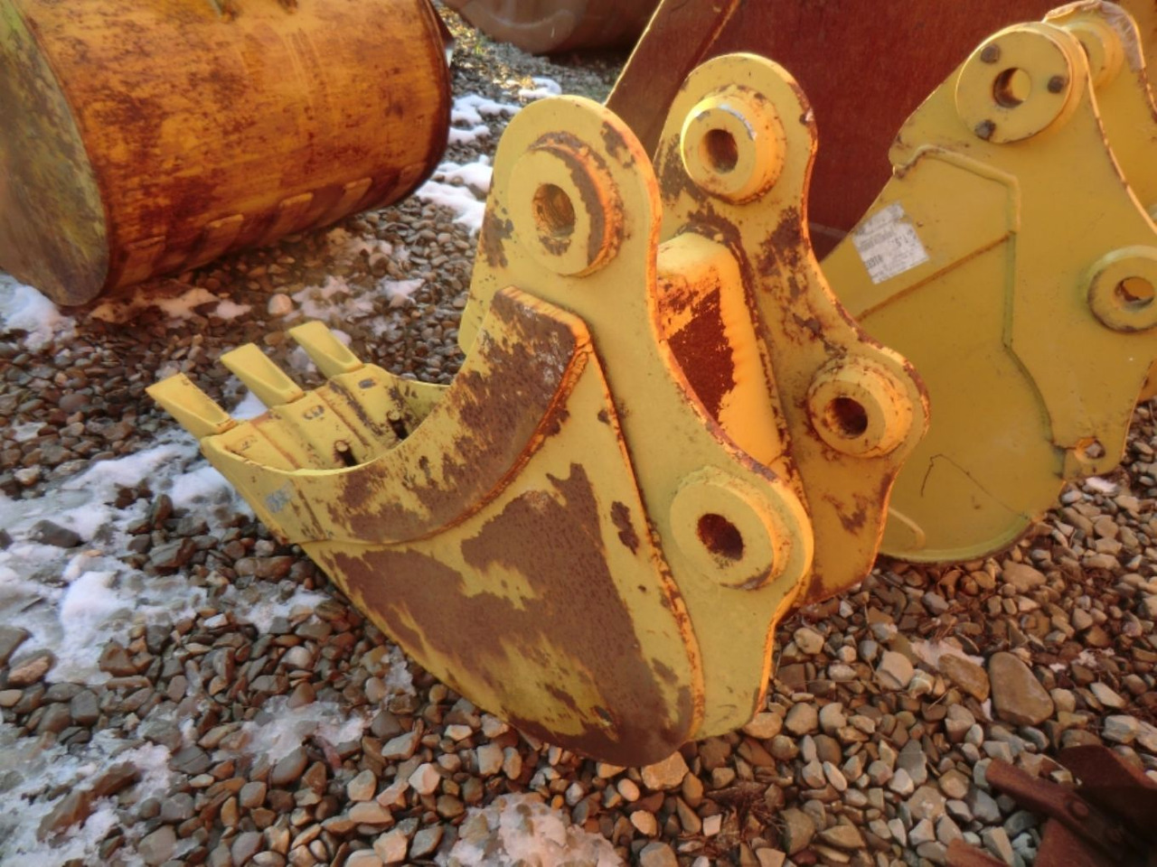 Caterpillar E70 Benna con denti, larghezza mm 350 - Kašika za bager: slika 3 Caterpillar E70 Benna con denti, larghezza mm 350 - Kašika za bager: slika 3
