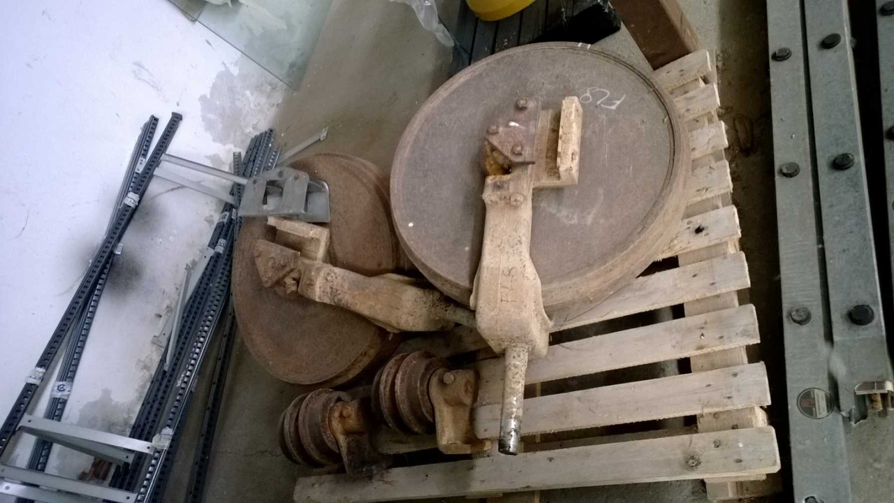 FIAT ALLIS FL8 2 RUOTE FOLLE - Delovi podvozja za Građevinska mašina: slika 1 FIAT ALLIS FL8 2 RUOTE FOLLE - Delovi podvozja za Građevinska mašina: slika 1