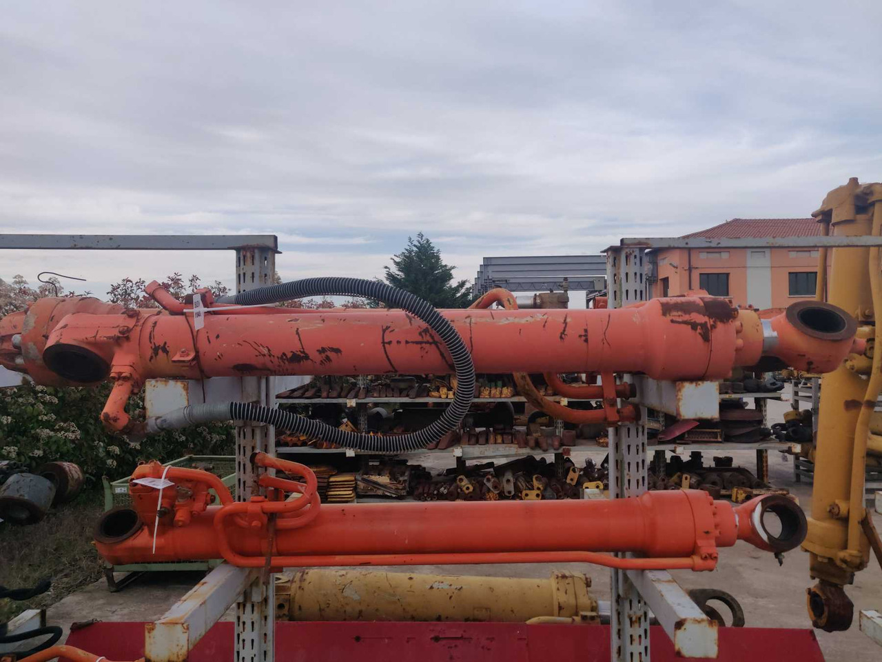 HITACHI ZX240 BAS Cilindro benna - Hidraulični cilindar za Građevinska mašina: slika 1 HITACHI ZX240 BAS Cilindro benna - Hidraulični cilindar za Građevinska mašina: slika 1