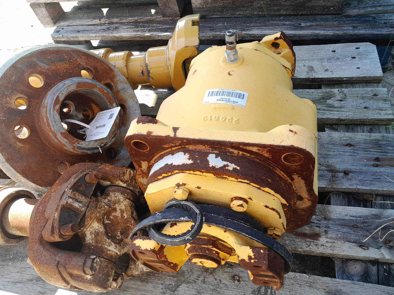VOLVO L330E SUPPORT BEARING PROPELLER SHAFT - Transmisija za Građevinska mašina: slika 3 VOLVO L330E SUPPORT BEARING PROPELLER SHAFT - Transmisija za Građevinska mašina: slika 3
