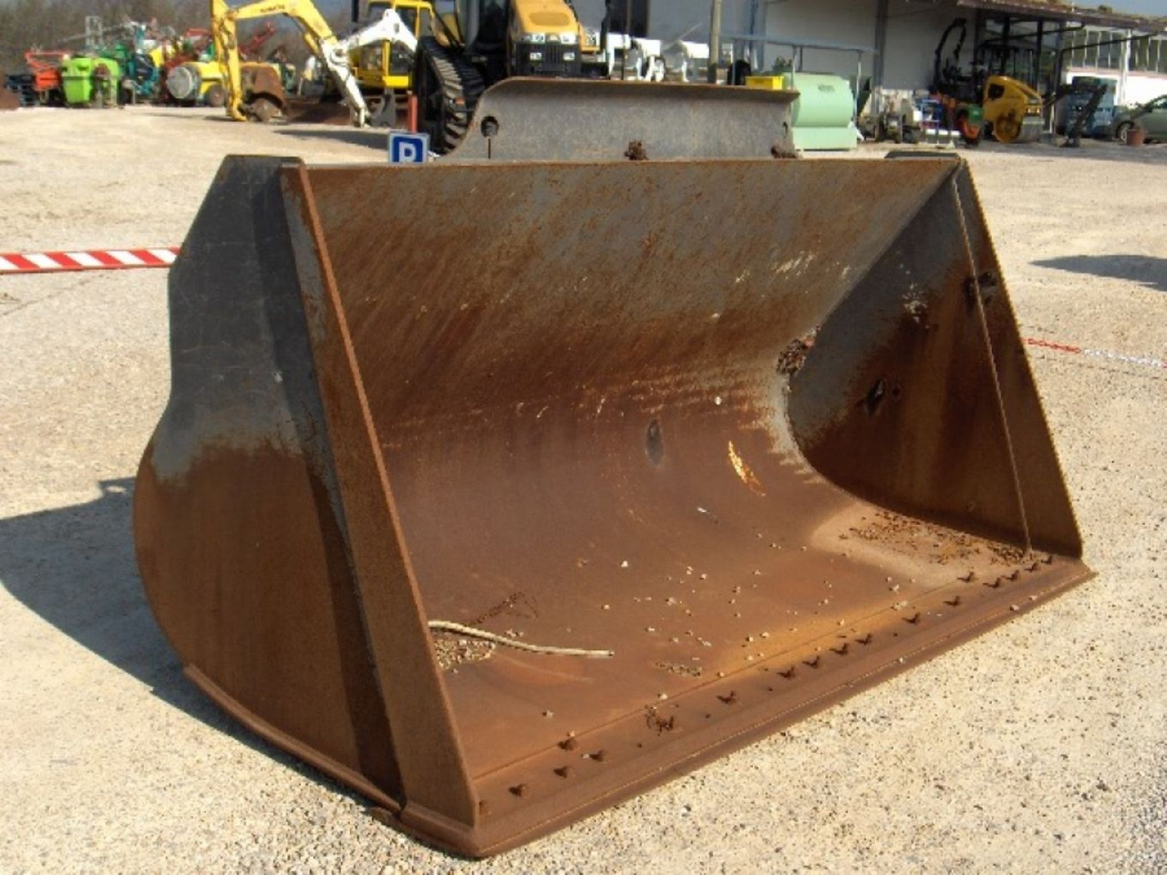VOLVO L70F BENNA CON ATTACCO RAPIDO, LAMA 2550mm, MOD. 83738 - Utovarna kašika: slika 1 VOLVO L70F BENNA CON ATTACCO RAPIDO, LAMA 2550mm, MOD. 83738 - Utovarna kašika: slika 1
